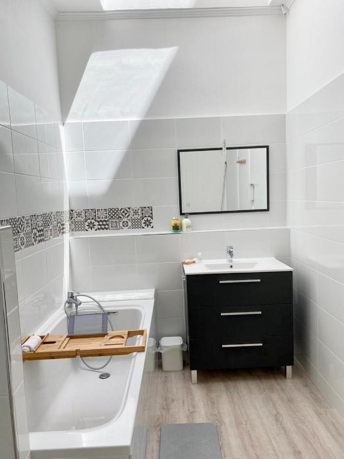 Apartamento Garden Spa-Hyper Centre Avec Cour-Calme-Sauna-Hamam Troyes Exterior foto